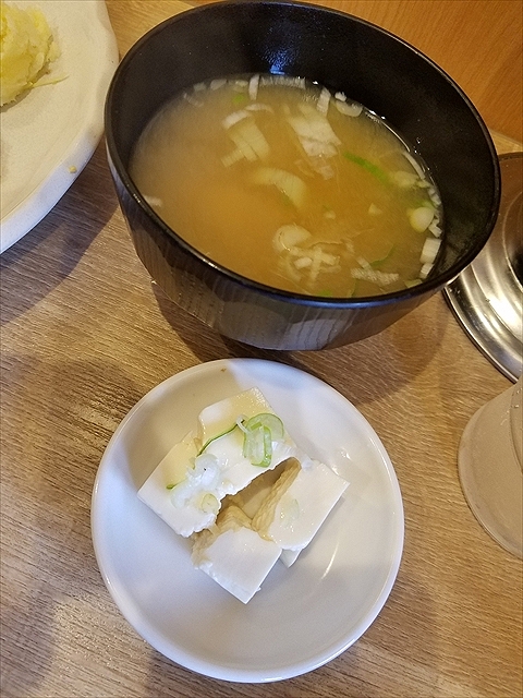 20171020_115118_R 豆腐に葱、味噌汁の具と一緒じゃん