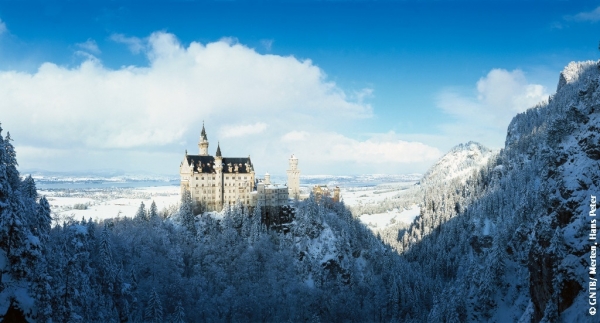 雪のノイシュヴァンシュタイン城
